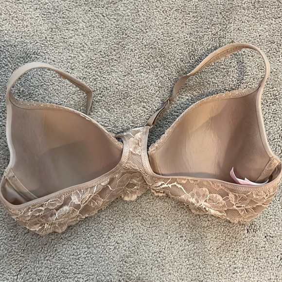VS Nude Lace Back Razorback Bra with Underwire Support and Front Closure- 38C - Picture 3 of 8